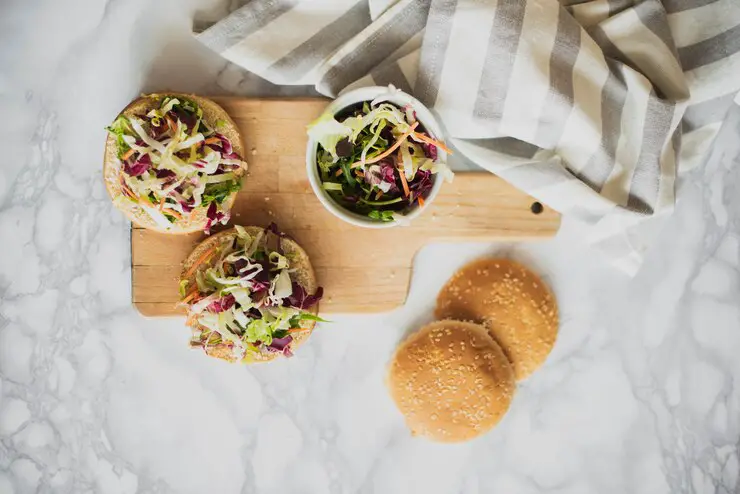 Healthy Chickpea Salad Wraps: Quick & Nutritious